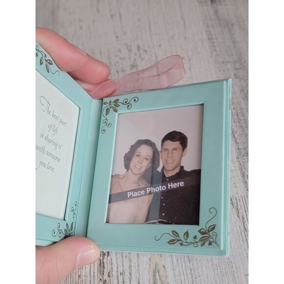 Hallmark our love story photo holder ornament Xmas vintage - Picture 3 of 5